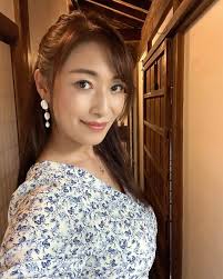 小早川令子| / X