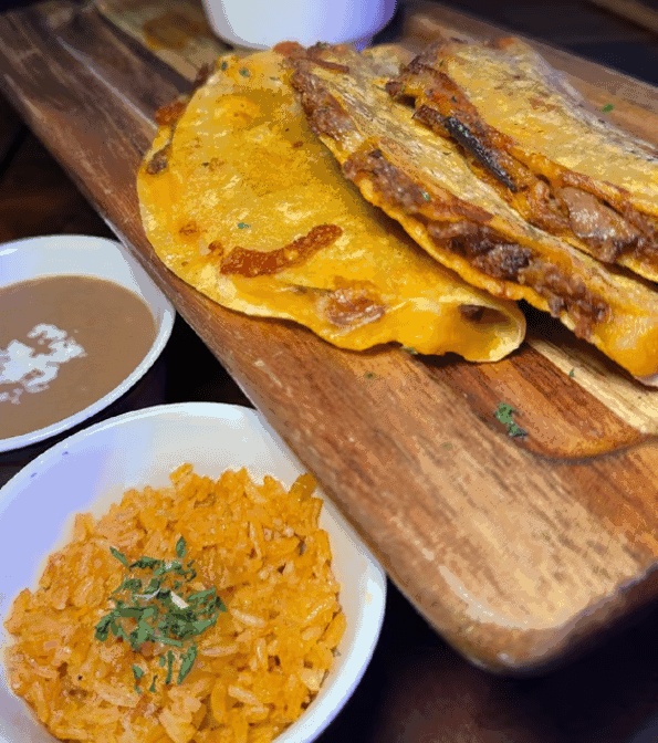 Mariposa Cocina & Cocktails by null