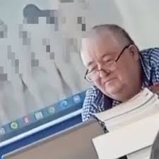 голая семиклассница|Семиклассников из школы №126 на Автозаводе смутило видео, которое им  показала учительница музыки во время урока. — На видео были голые девушки,  геи и пропаганда ЛГБТ*. Дети были смущены и не желали