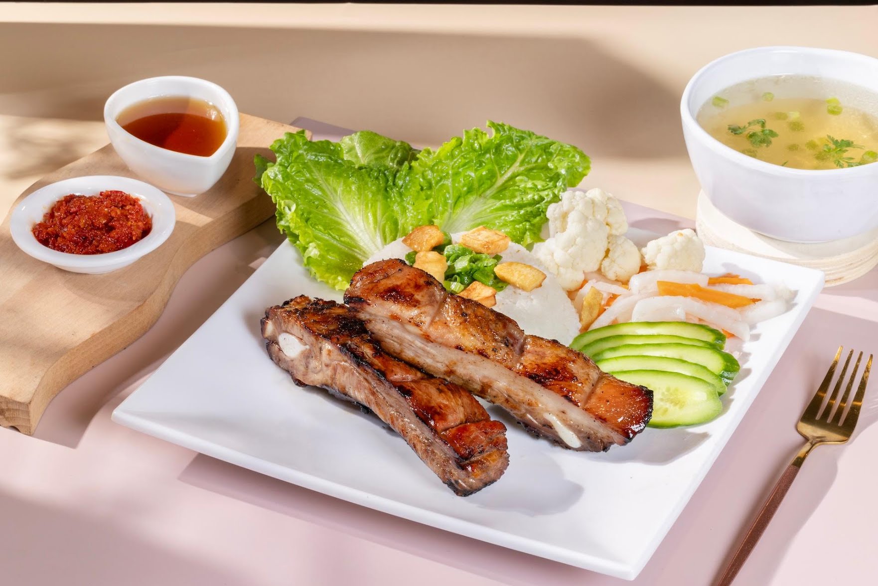 Pho Leo & Grill by null