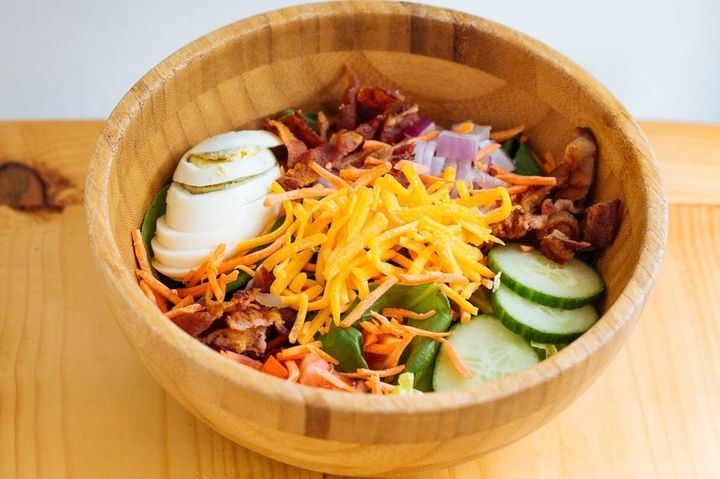 m2o Burgers & Salads by null