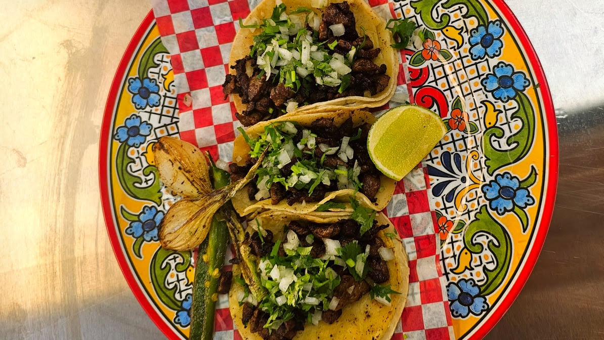 Tacos y Mariscos Los Carnales inc. by null