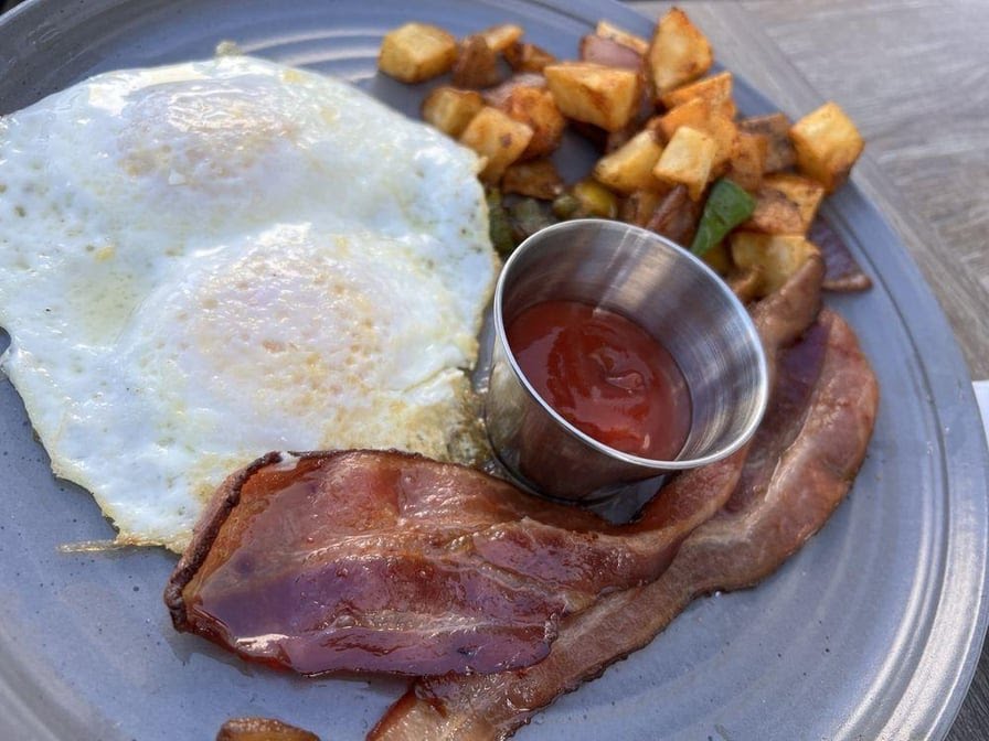 Sea Level Restaurant and Lounge by null