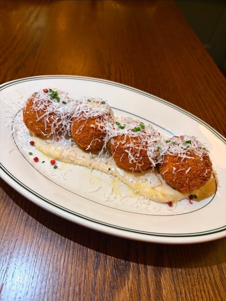 DeNucci's Highland Park by null