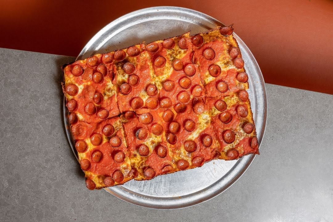 Norm's Pizza by null