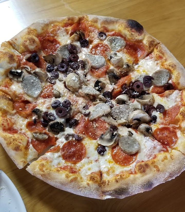 Leonardo's Trattoria & Pizzeria by null