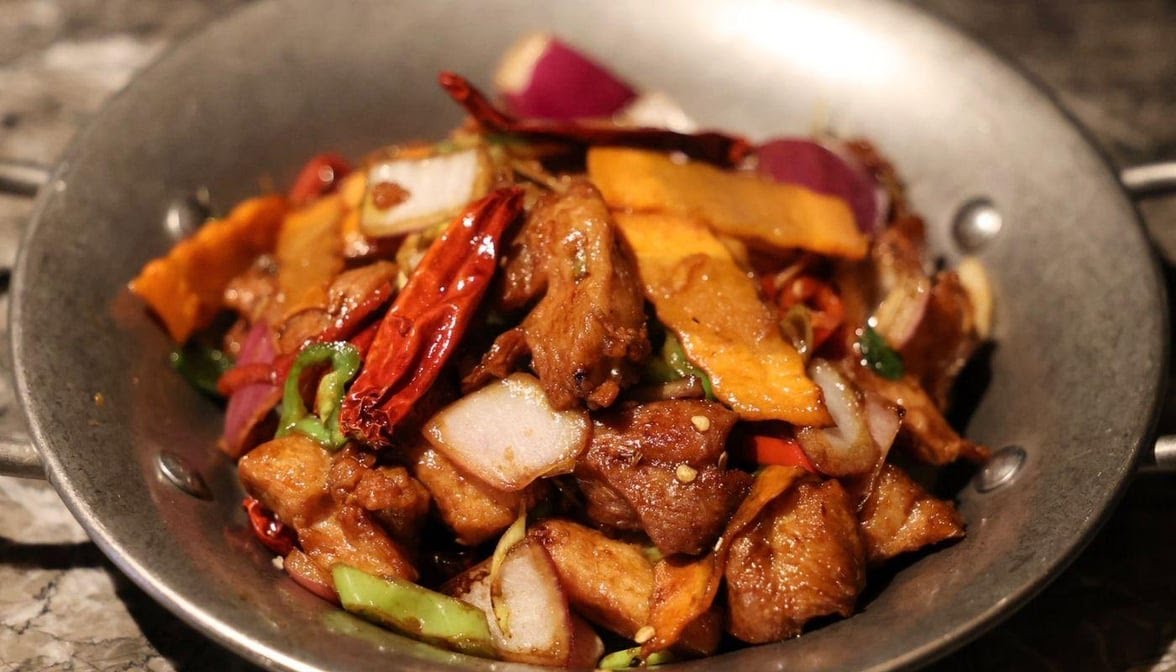 Aves Thai & Asian Fusion restaurant by null