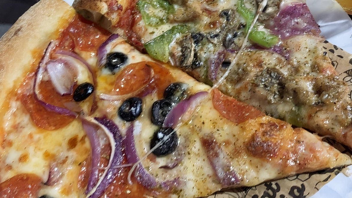 Fat Lip Pizza & Beer by null