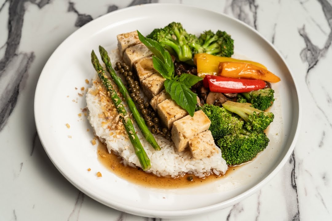 Pomelo | Thai Boutique Restaurant by null