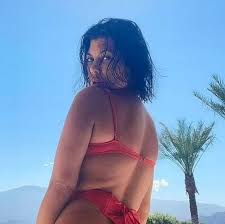 Kourtney kardashian and travis barker jpg x Kourtney kardashian sexy