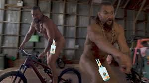 Unmistakable jason momoa caused his fans hearts to skip a beat jpg x Jason momoa