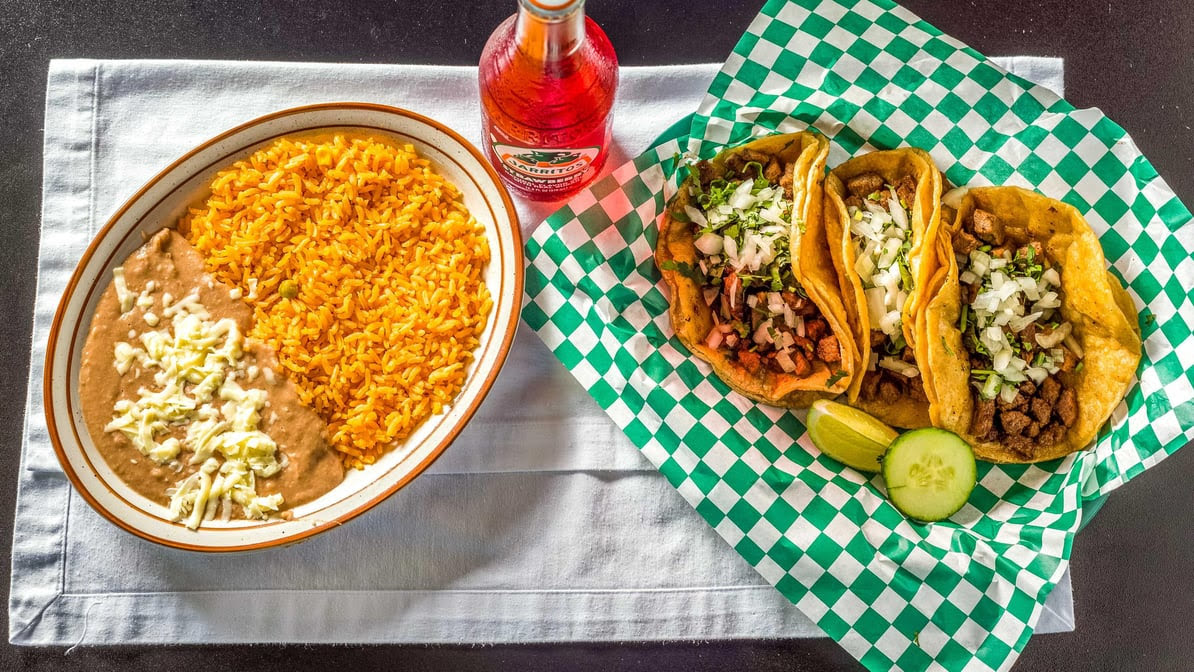 QUE PASA TAQUERIA by null