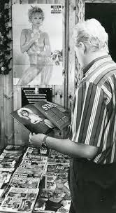 из 90х голые родители|Мужчины Голый Торс Девушки Чулки Пляж Море Отдых / Винтажное Фото Ню / А9  (торги завершены #309071406)