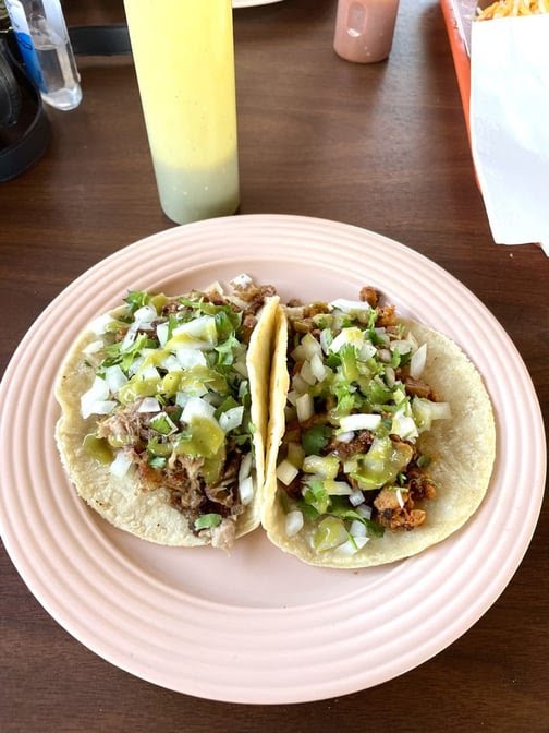 Chanos Drive-In by null