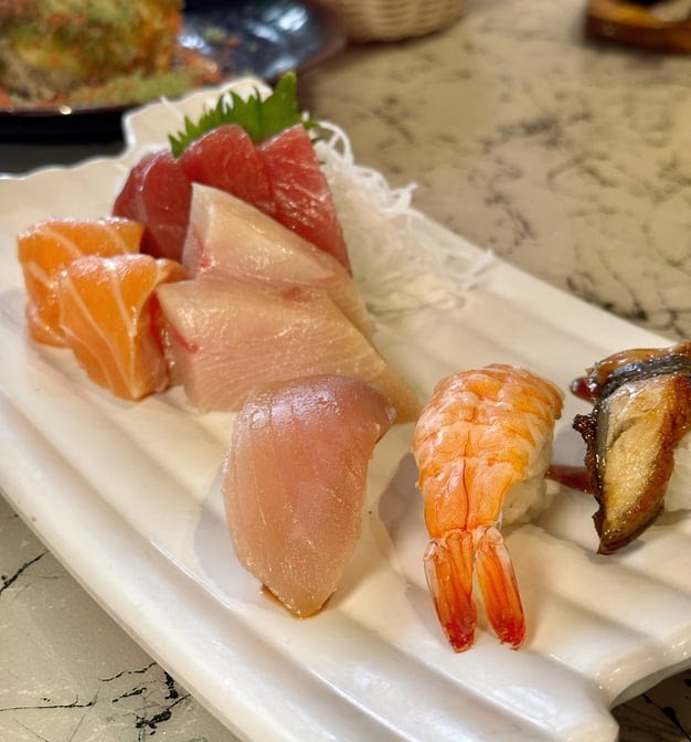 Hiroba Sushi by null