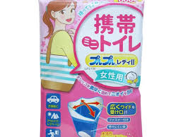 女性　大便　雪上|上映する #茶色い涙 って映画は 絵本を実写化したおとぎ話になってます！(約30分) そして、その絵本は  #ユメと夢の絵本 という別で撮影してる映画の主人公 ユメちゃんが 作中で描いた絵本です！(約2時間)※今回上映しない 3人芝居では ユメと ...