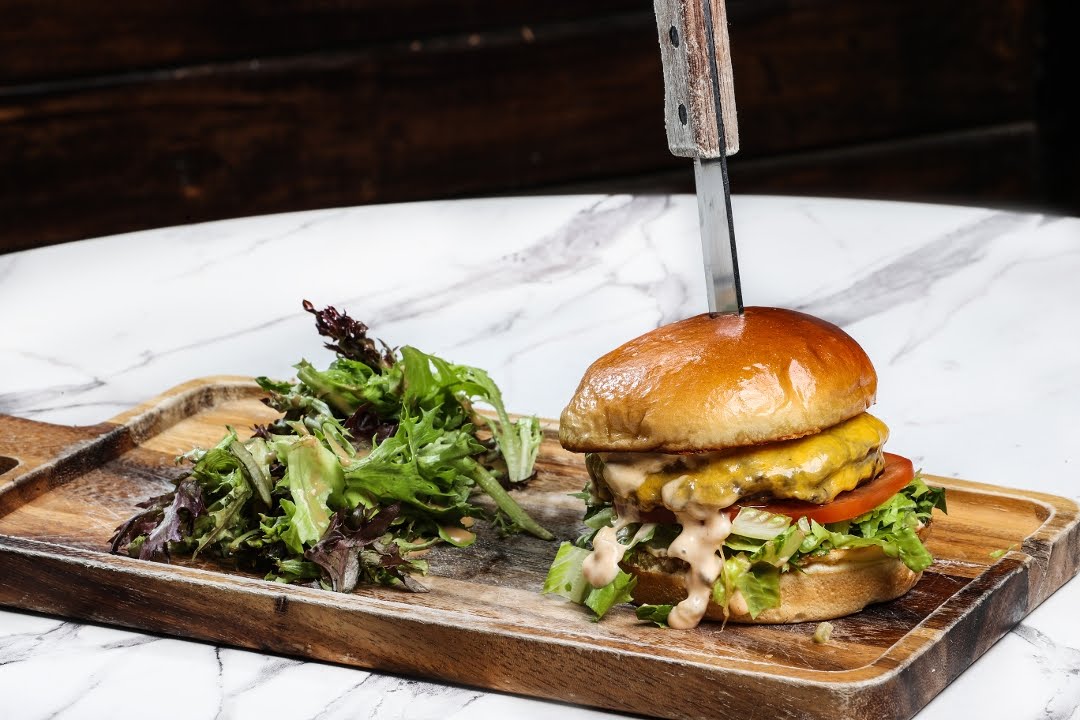 Eat This Café - Hollywood Brunch Spot: Breakfast, Lunch, Bottomless Mimosas by null