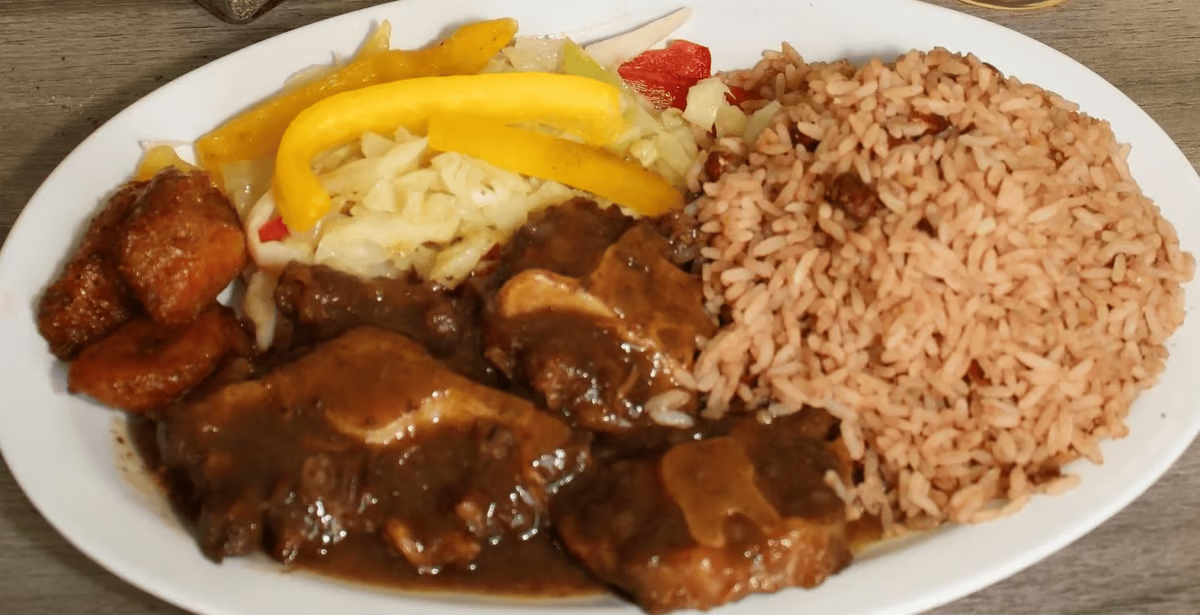 The Jamaican Pot by null