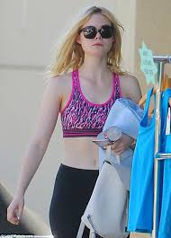 Mv yzfhlwi i ndfjxkeyxkfqcgc jpg x Elle fanning sexy