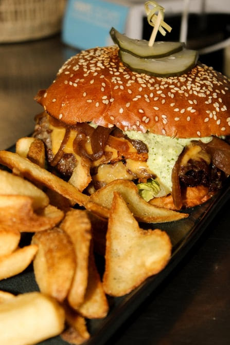 Condesa Phoenix by null