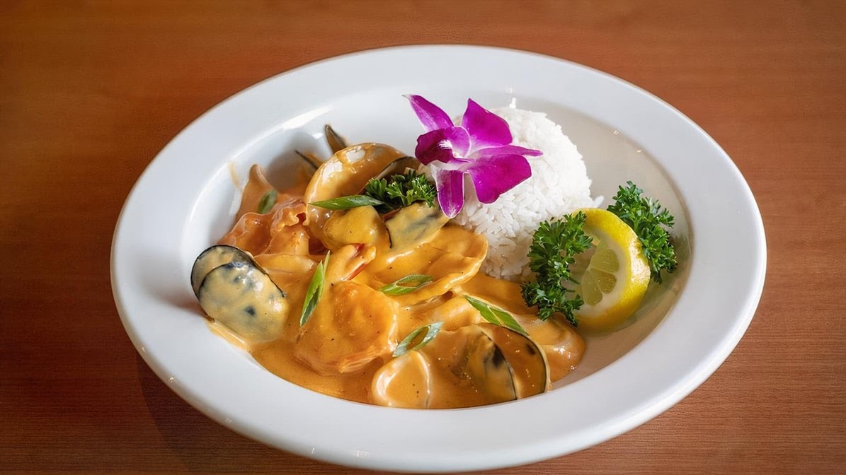 Alpamayo Peruvian Cuisine by null