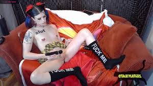 Kitty plays with rope jpg x Kitty play