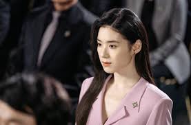 Jung Eun-chae|Jung Eun Chae Turns into Suzy's Former Boss in the New Series 'Anna'