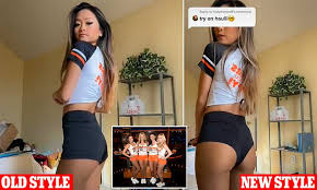 Popiel hooters girl poster jpg x Hot sexy hooters bikini babes