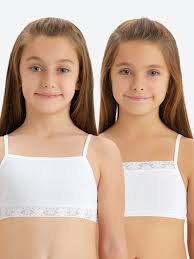 голые девочки 10 12 лет|красивая маленькая девочка играет на пляже: стоковое видео (без  лицензионных платежей), 2584895 | Shutterstock