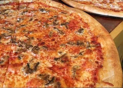 Benny Ferrovia’s Pizza by null