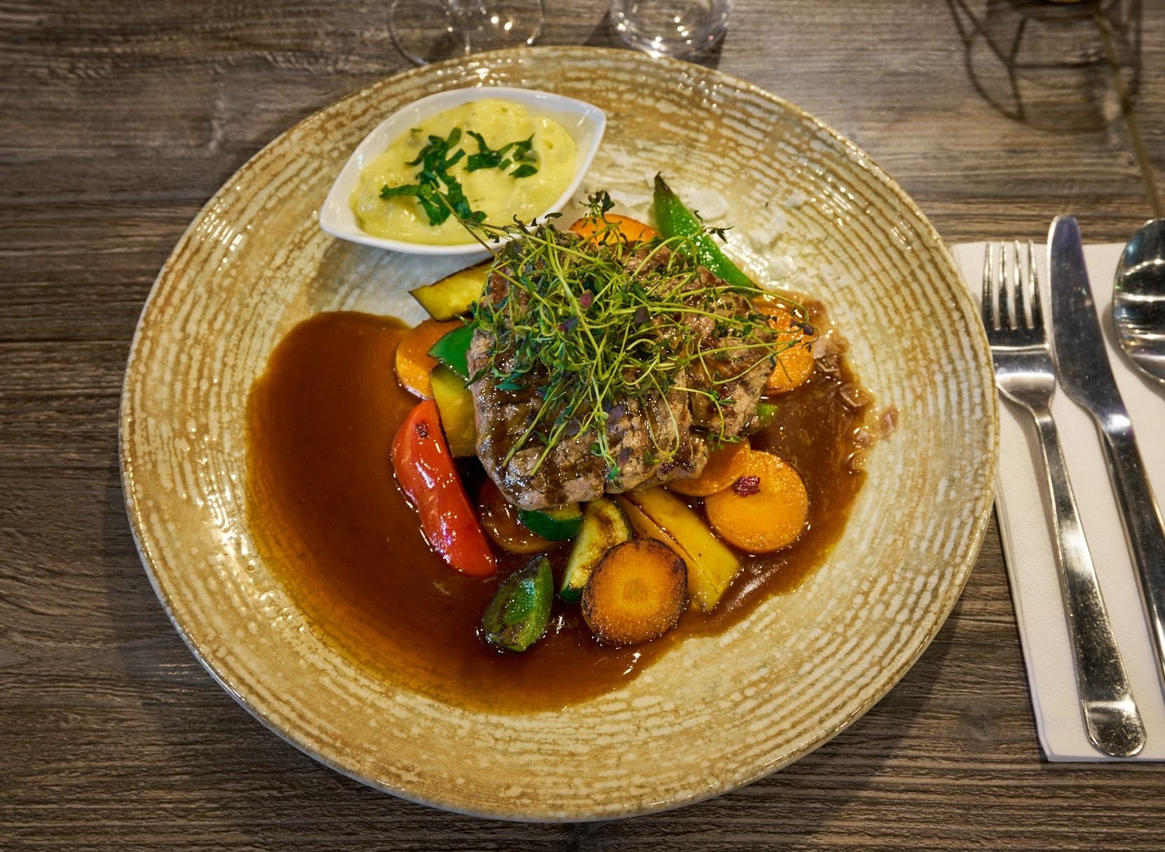 Beirut Lounge by null