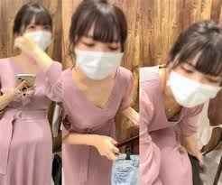 おばさん 前屈み 盗撮|熟女パンチラエロ画像人妻主婦さんのスカートから - 熟女 パンチラ 画像