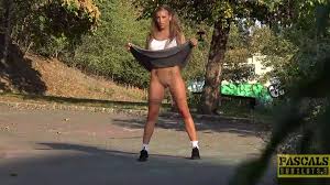 Easaatbaaaaaa ag a snhgueg jpg x Outdoor public blonde
