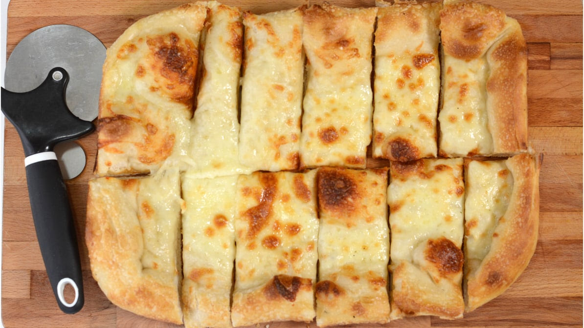 Halal Desi Pizza & Gyro's by null
