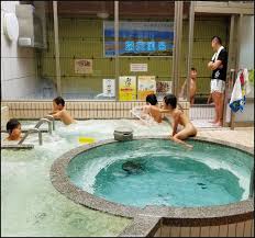 銭湯　小学生  盗撮|