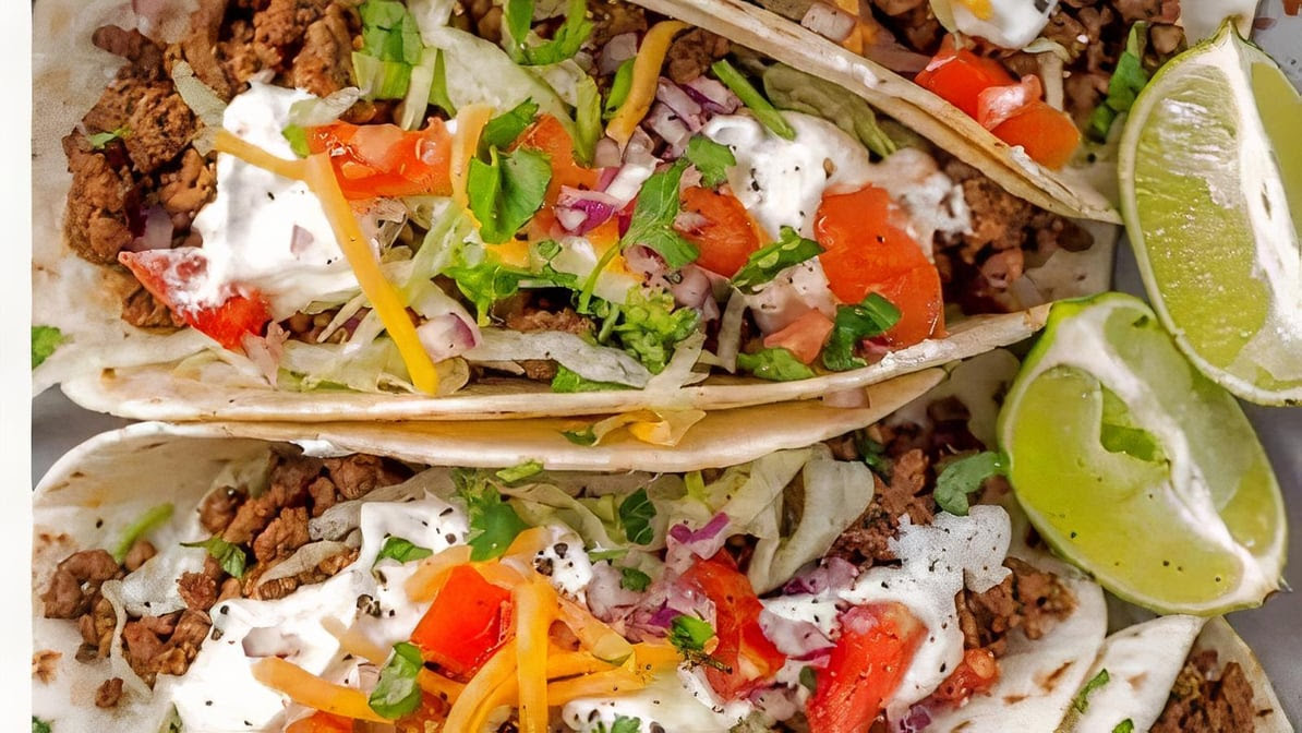 Aztecas Taco Truck by null