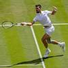 Novak Djokovic avança para a ronda em Wimbledon