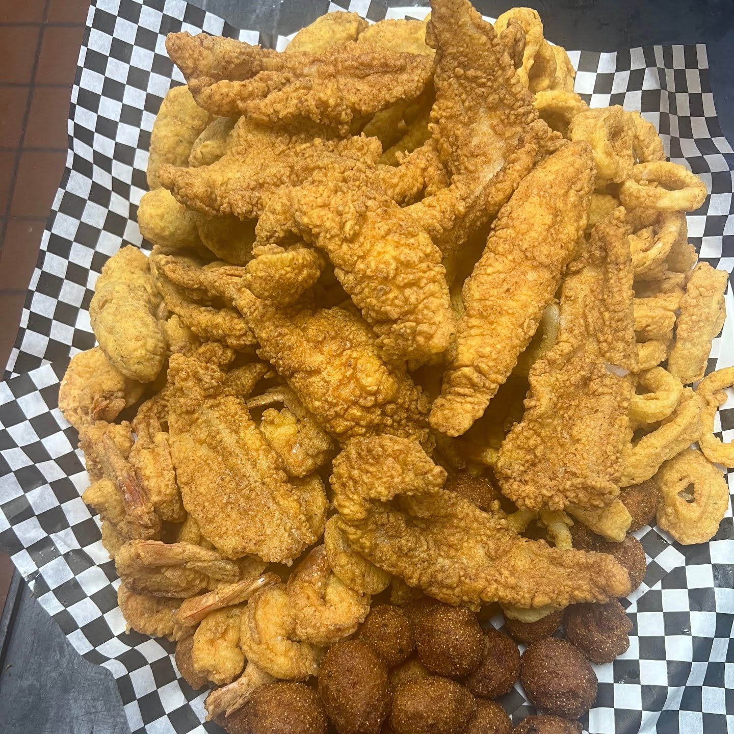 Crab King Cajun Boil & Bar by null