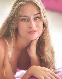 Letsdoeit amateur spanish guy fucks apolonia lapiedra in his first porn jpg x La piedra