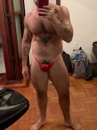 Macho espera o boy de joelhos usando calcinha fio dental e sedento por rola completo no red e subscriÇÃo jpg x Homem de calcinha