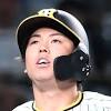 「ほんまに阪神呪われてるだろ」梅野隆太郎が左手に死球を受け ...