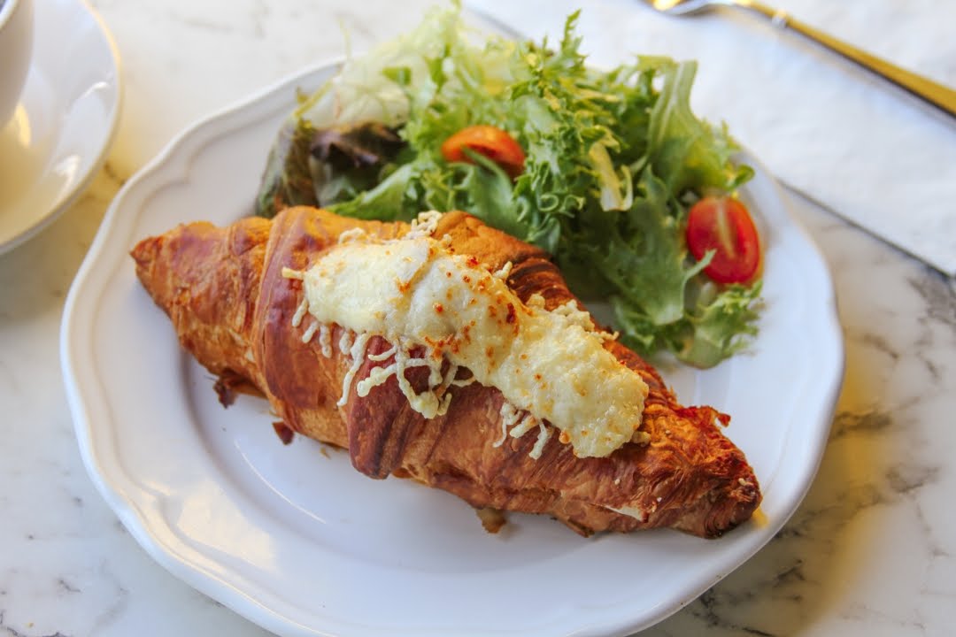 St. Honoré Bakery SE Division by null