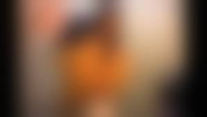 中国トイレ盗撮画像投稿画像|女子達のトイレ事情 vol.２（ナプキン付き黒タイツ着用の美人OL） - スカートの下の秘密を探る