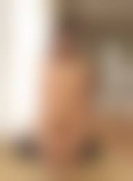   女子高生全裸画像|制服と下着を脱いだ三つ編み女子高生がダブルピースしながら線路の上で全裸露出 : 素人娘の野外露出エロ画像まとめ