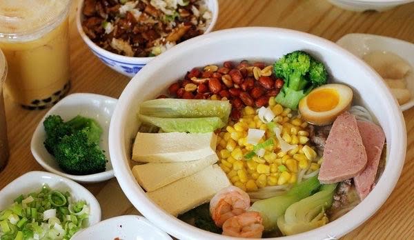 Wen's Yunnan Noodle & Ramen 云南米线 by null