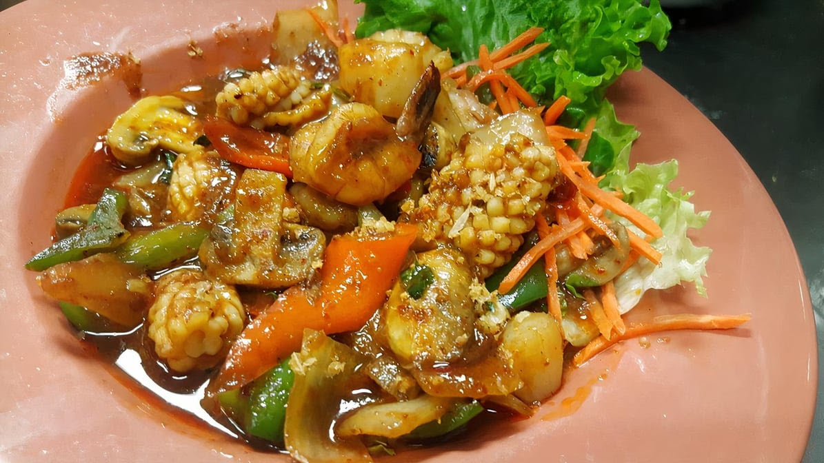 Thai Chili Jam Restaurant and Full Bar by null
