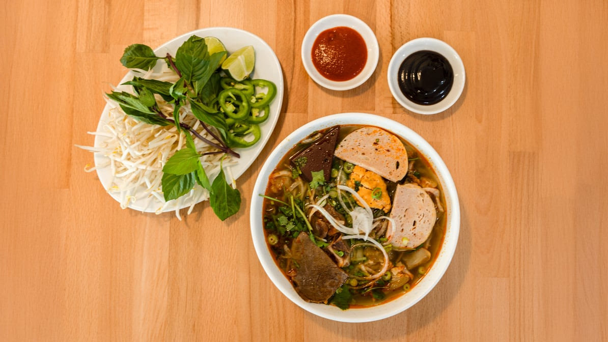 Pho Hoang by null