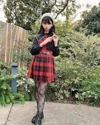 女子小学生　タイツ| / X