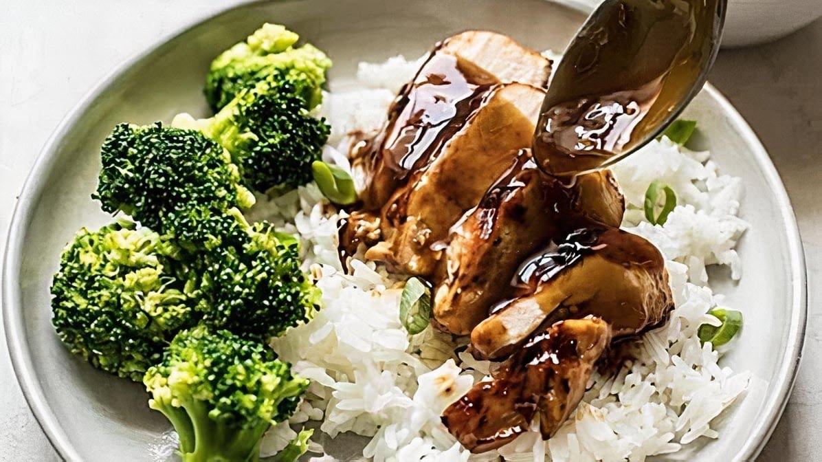 Thonglor Thai Restaurant by null