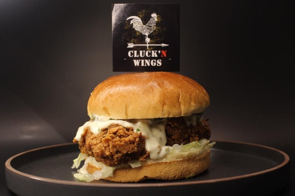 Cluck’N Wings by null